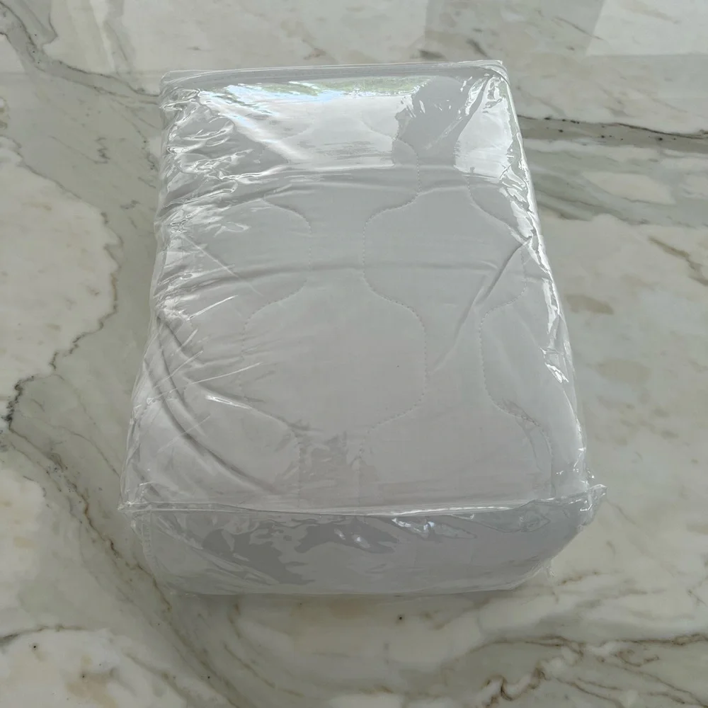 KING WHITE 200 TC MATTRESS PAD NEW!
